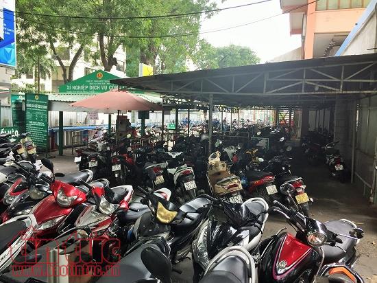 Quận 1 đình chỉ các bãi xe vỉa hè: Giữ xe trong nhà nở rộ, giá tăng gấp đôi ảnh 2